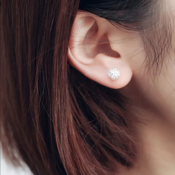 Sterling Silver 925 Stud Earrings - Picture 4 of 4